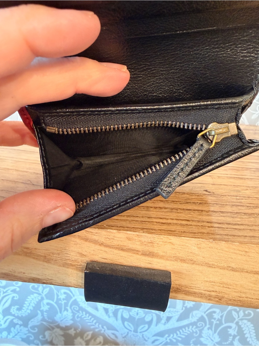 Gucci Black/Red Quilted Glazed Leather GG Marmont Card Case Sold Out! - Picture 12 of 15